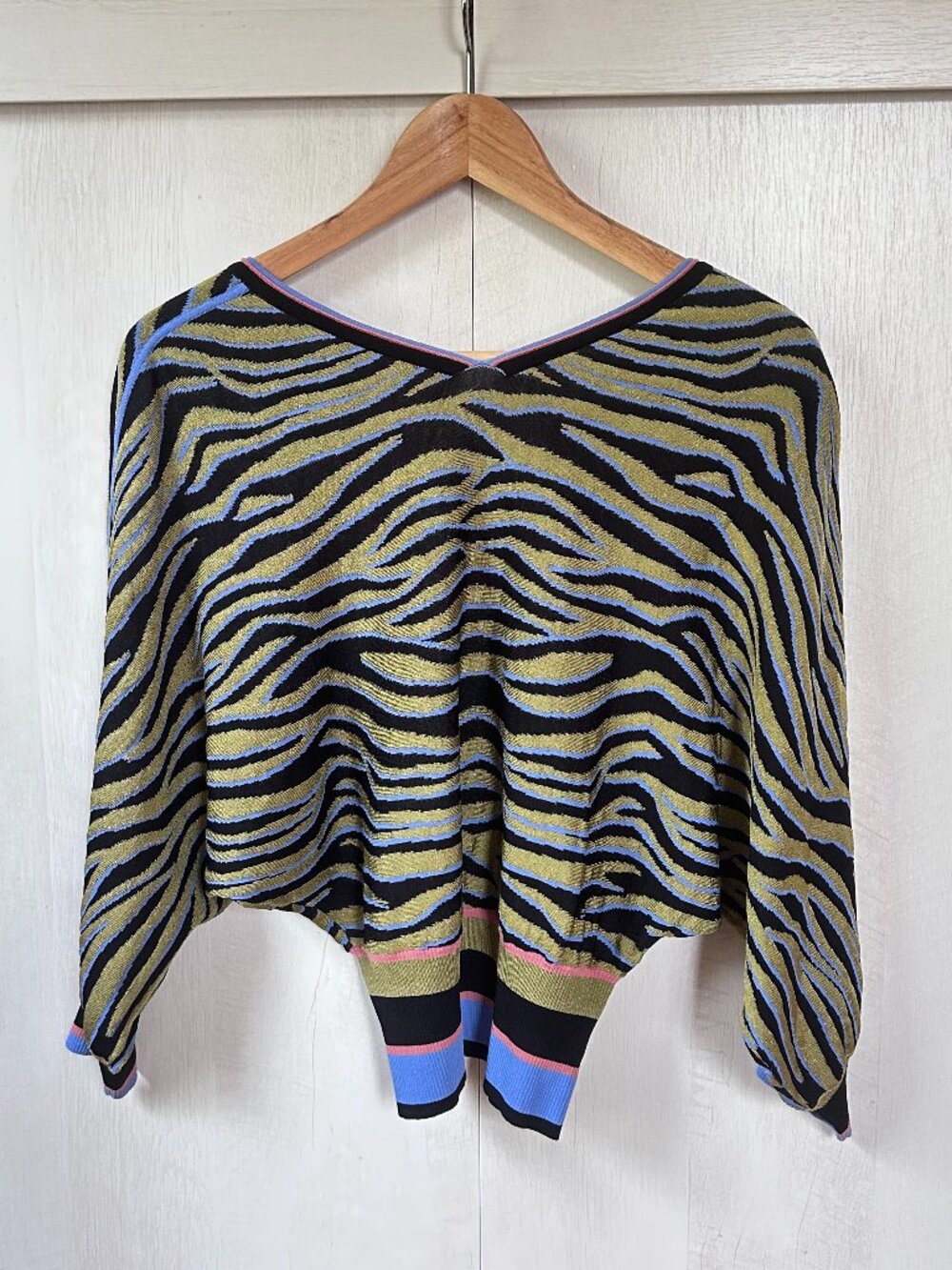 Diane Von Furstenberg Black and Olive Zebra V-Neck Sweater - Picture 4 of 9